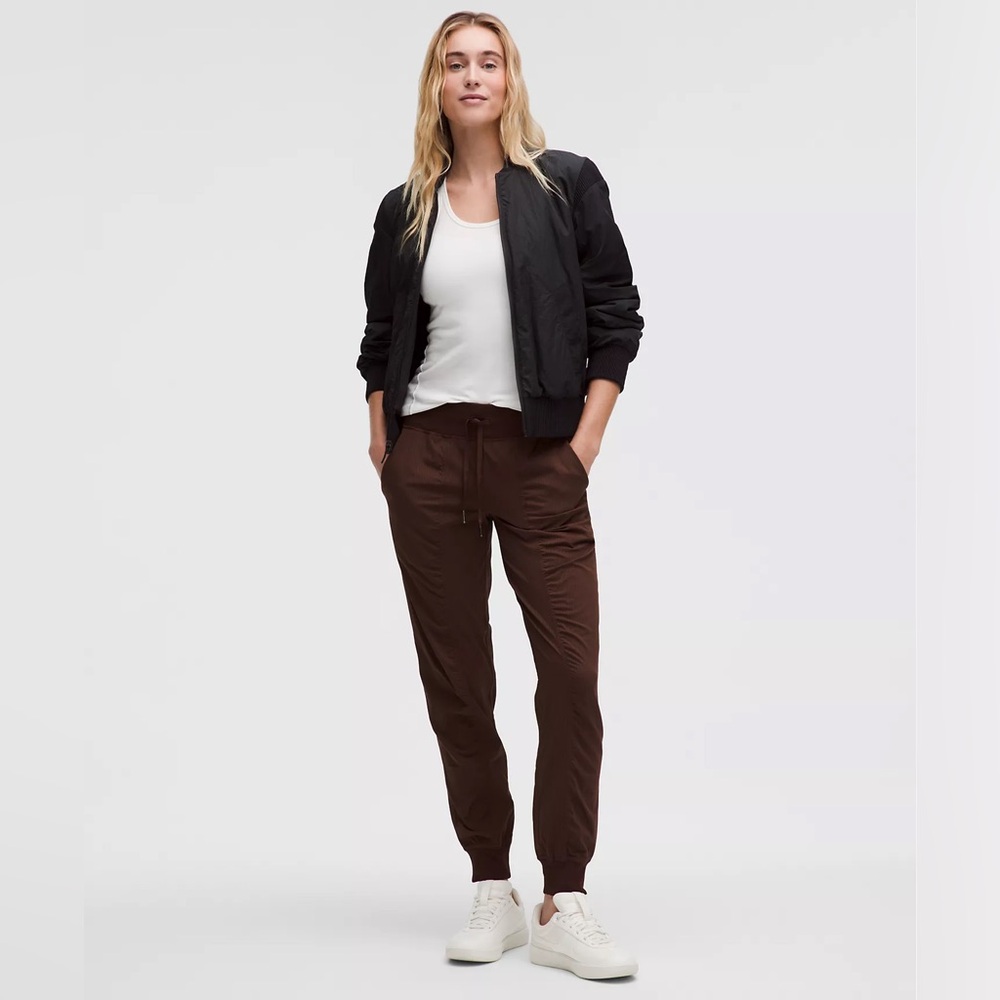 Lululemon Dance Studio Mid-Rise Jogger
Full Length in Color Lava Cake Size 4